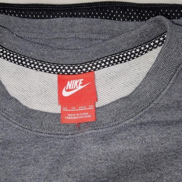 Nike Air Gray Sweatshirt with Graphic - Picture 6 of 7